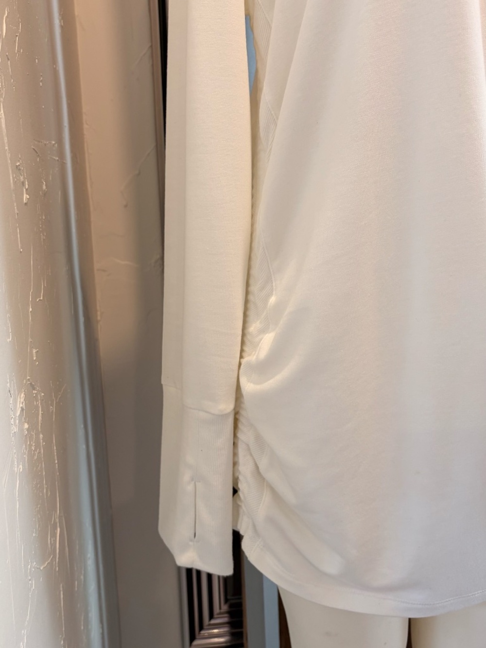 Shambhala White Bamboo‑Blend Ruched Long Sleeve Top – Size XL - Picture 2 of 5